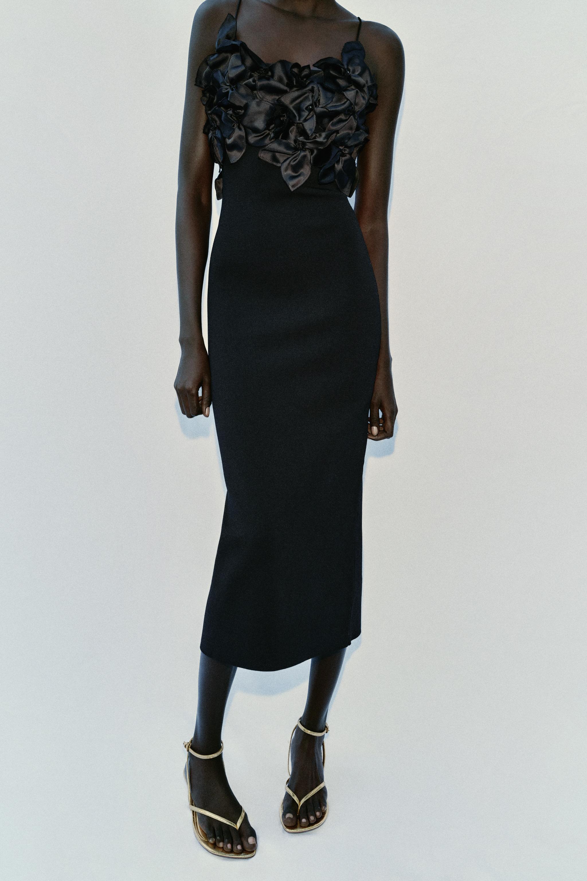 ROBE EN MAILLE À FLEURS ET BIMATIÈRE
